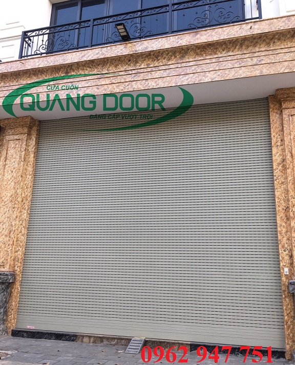 lap-dat-cua-cuon-tai-pho-quan-thanh